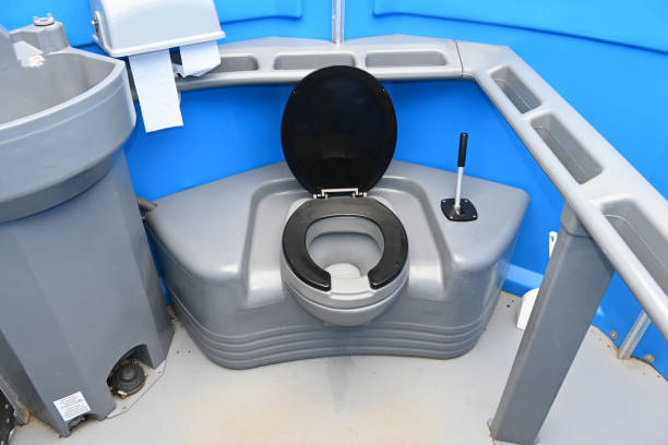 Porta potty delivery and setup in Pima, AZ